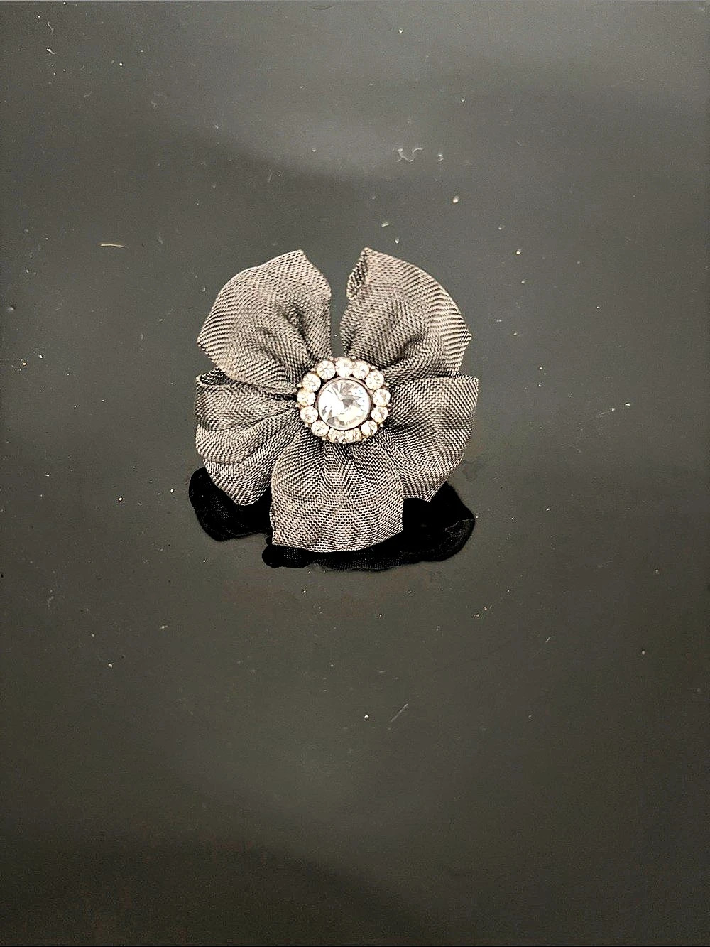 Gray Flower Rhinestone Brooch-like Ring. Like New